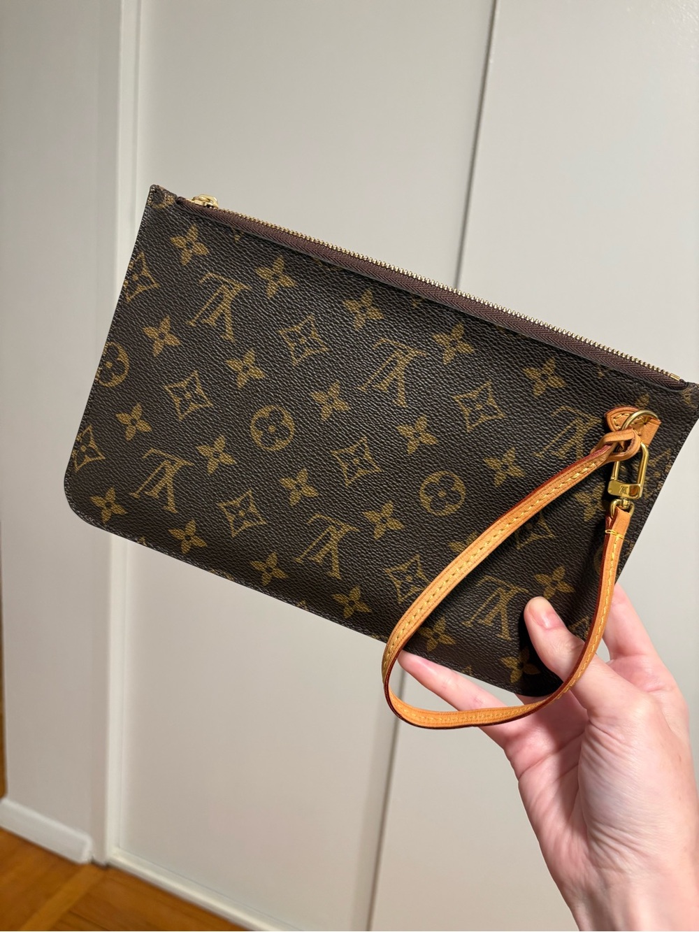Louis Vuitton Neverfull Monogram pouch only (no tote)